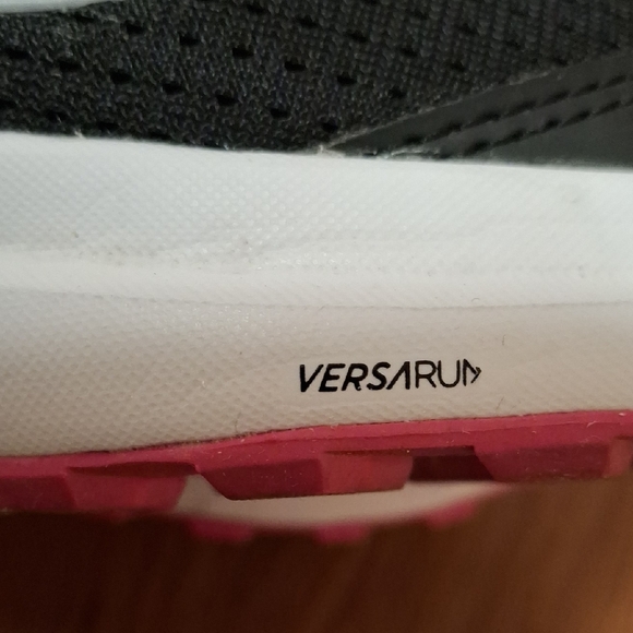 🌺Saucony Women's Black and Pink Sneakers - Picture 6 of 6